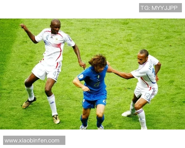 长发白人足球明星的传奇之路与场上风采的完美结合